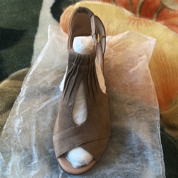 Comfort Foam Shoes - Journee Collection Womens Comfort Sole Ankle Strap Wedges, New,